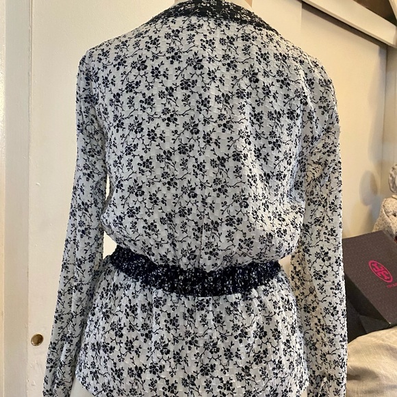 Madewell floral blouse - Picture 3 of 11